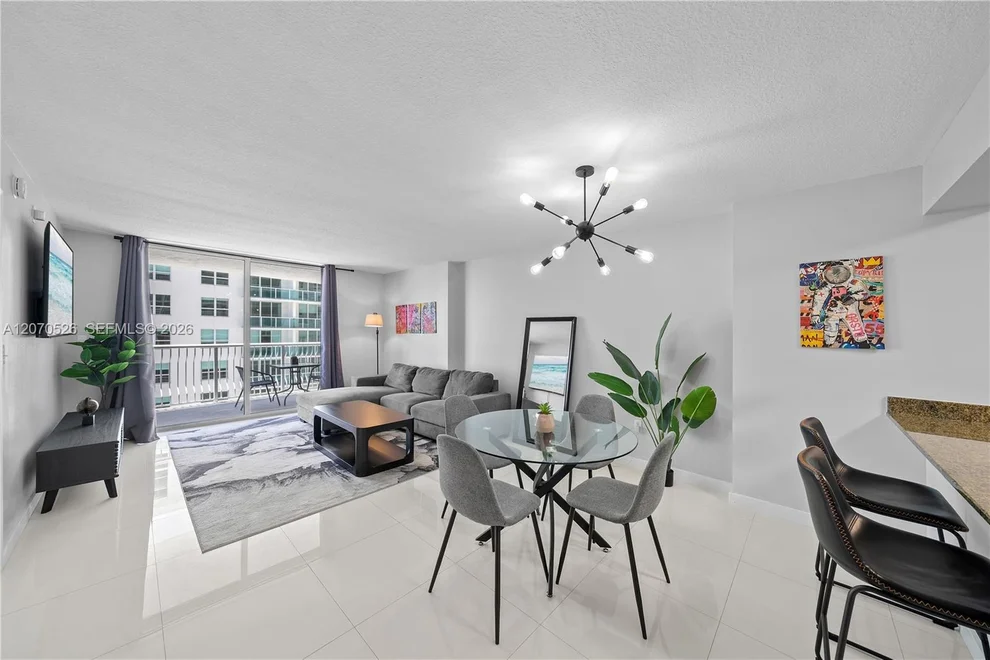 Unit for sale at 1200 Brickell Bay Dr, Miami, FL 33131