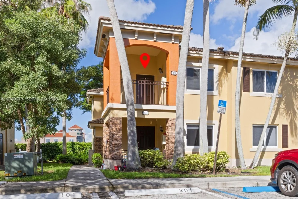 Unit for sale at 990 NE 33rd Ter, Homestead, FL 33033