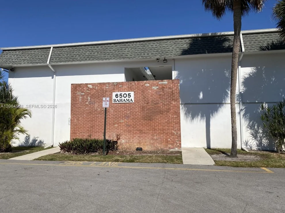 Unit for sale at 6505 Winfield Blvd, Margate, FL 33063