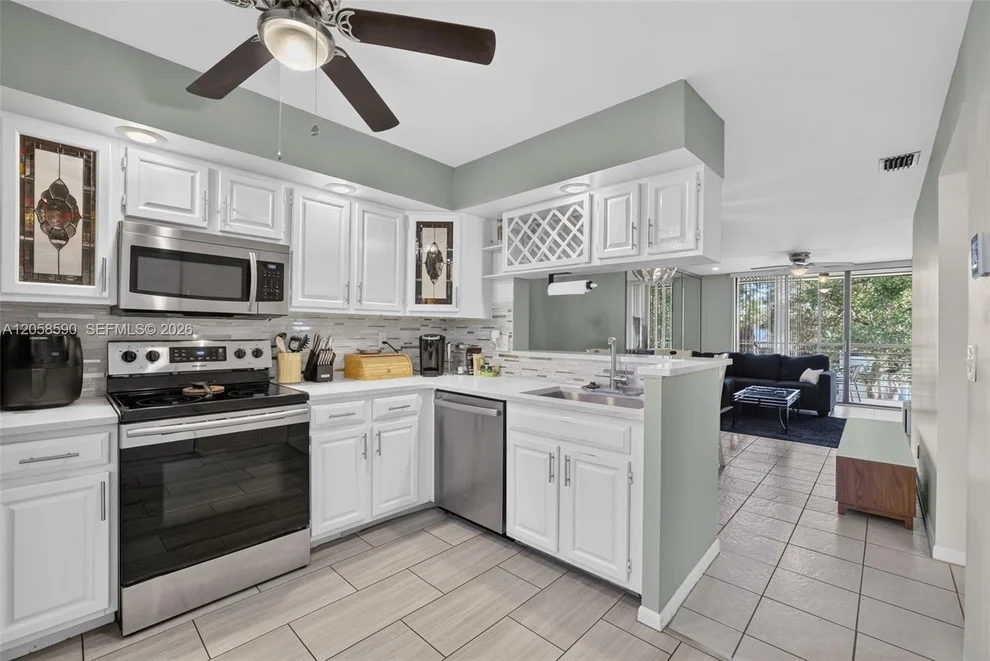 Unit for sale at 7653 NW 79th Ave, Tamarac, FL 33321