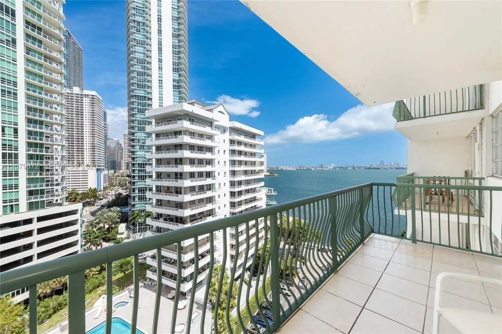 Unit for sale at 1408 Brickell Bay Dr, Miami, FL 33131
