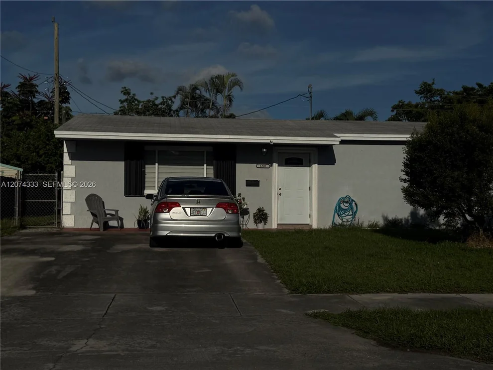 Unit for sale at 1201 N 70th Way, Hollywood, FL 33024