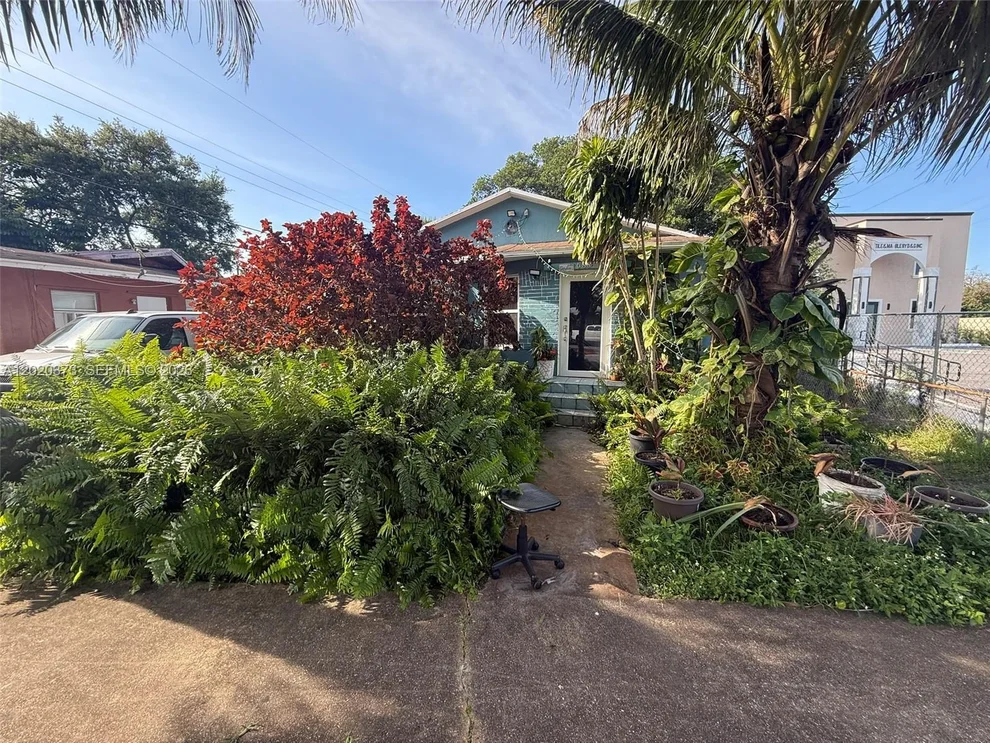 Unit for sale at 688 SW 7th Ter, Dania Beach, FL 33004