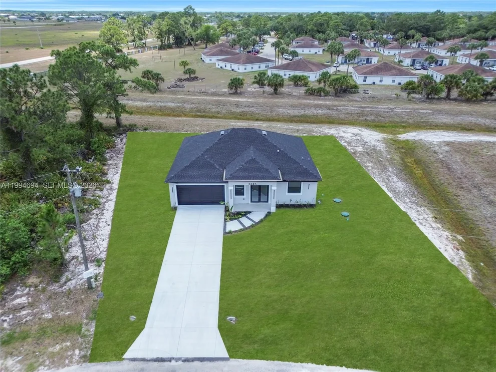 Unit for sale at 6045 Kumquat Cir, La Belle, FL 33935