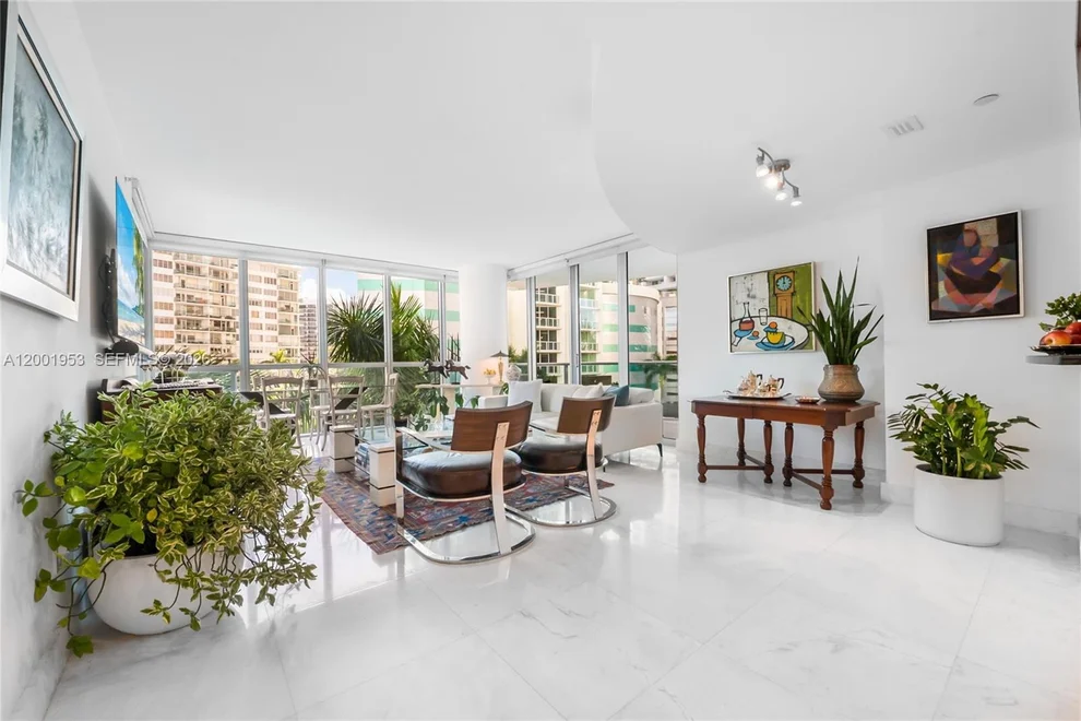 Unit for sale at 1331 Brickell Bay Dr, Miami, FL 33131