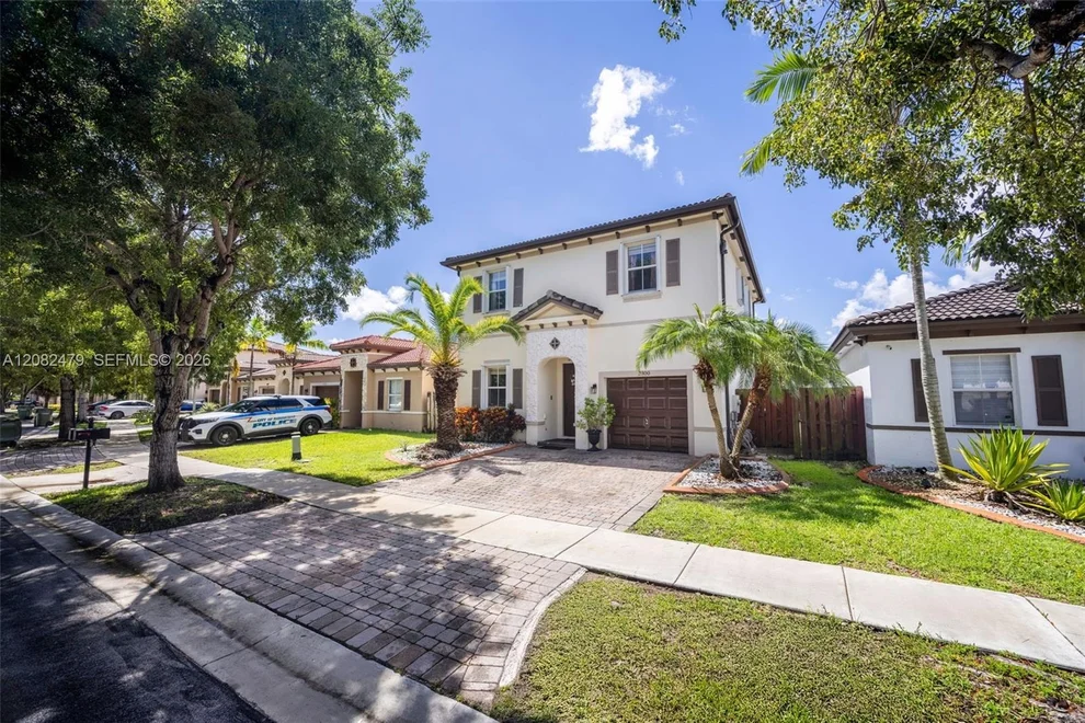 Unit for sale at 2300 NE 3rd Ct, Homestead, FL 33033