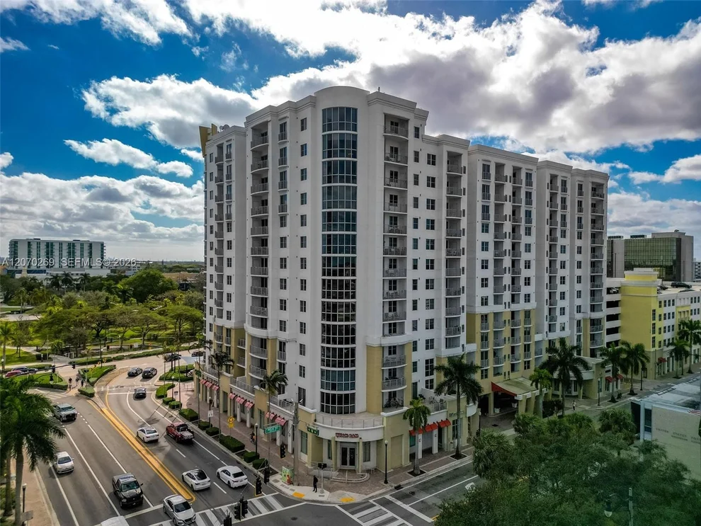 Unit for sale at 1830 Radius Dr, Hollywood, FL 33020