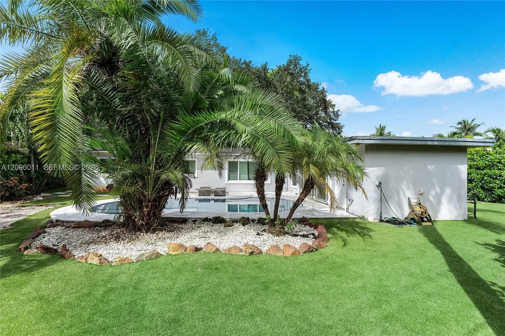 Unit for sale at 4872 NW 1st Ct, Plantation, FL 33317