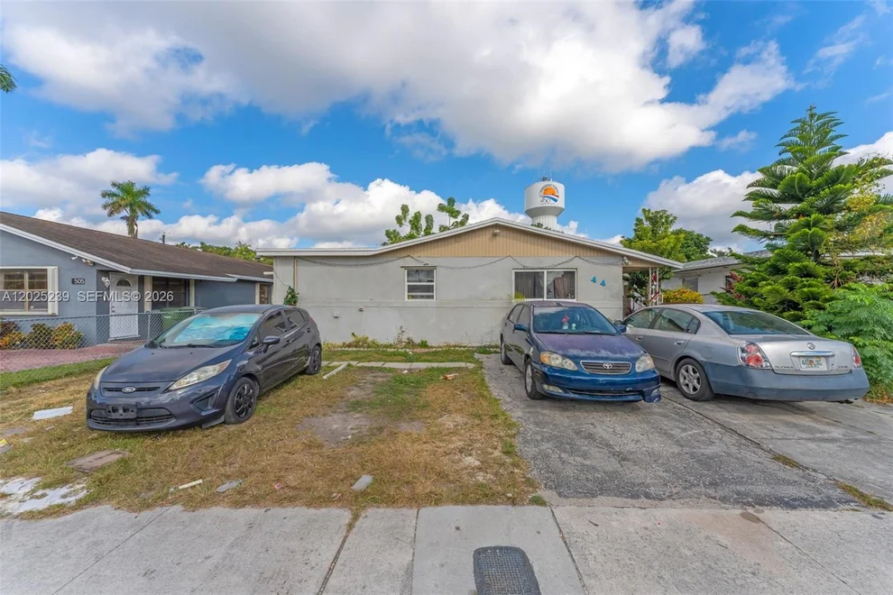Unit for sale at 445 NW 8th St, Homestead, FL 33030
