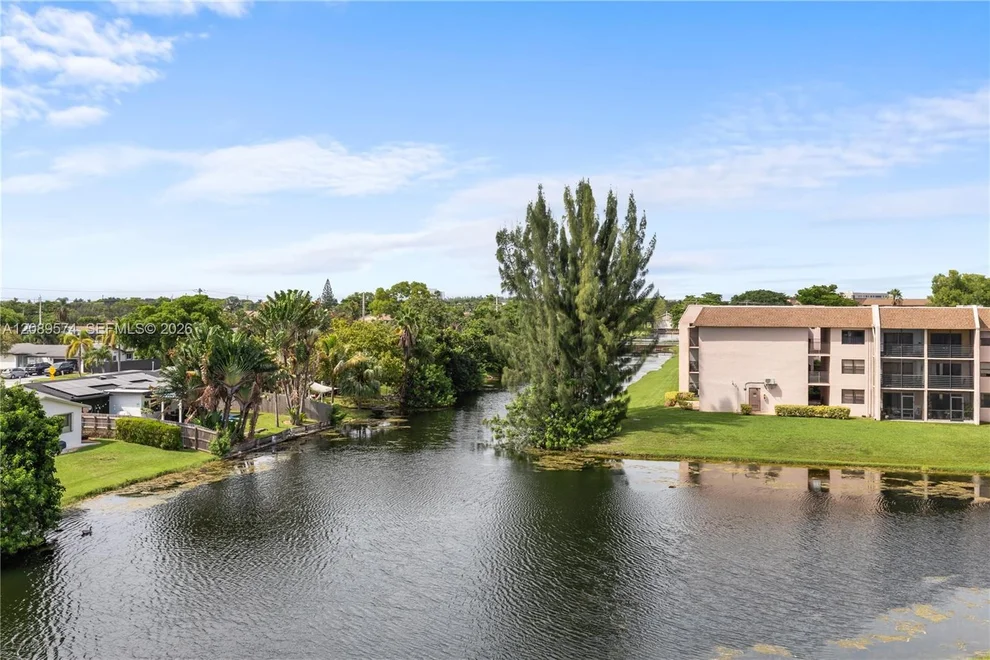 Unit for sale at 2711 NW 104th Ave, Sunrise, FL 33322