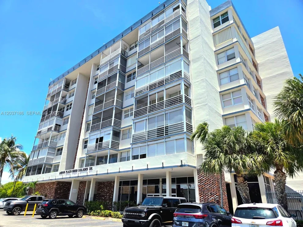 Unit for sale at 16850 S Glades Dr, North Miami Beach, FL 33162