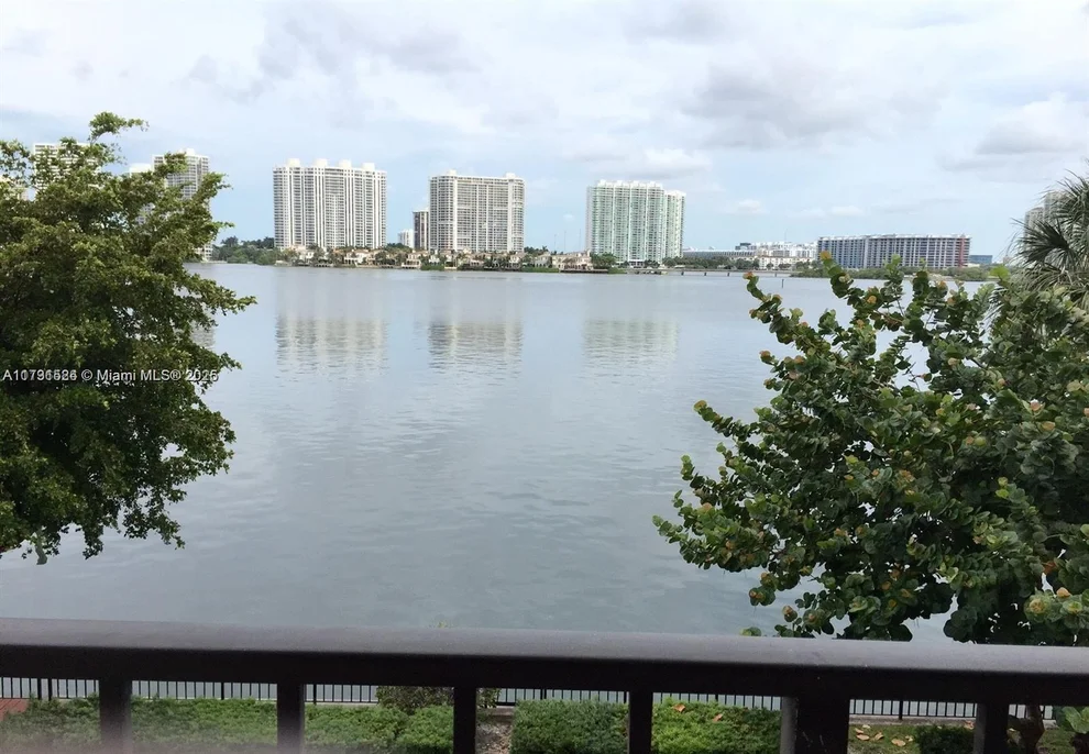 Unit for sale at 17878 N Bay Rd, Sunny Isles Beach, FL 33160