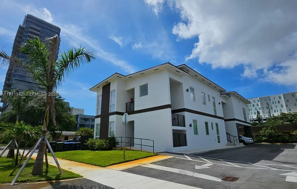 Unit for sale at 210 SE 10th St, Hallandale Beach, FL 33009