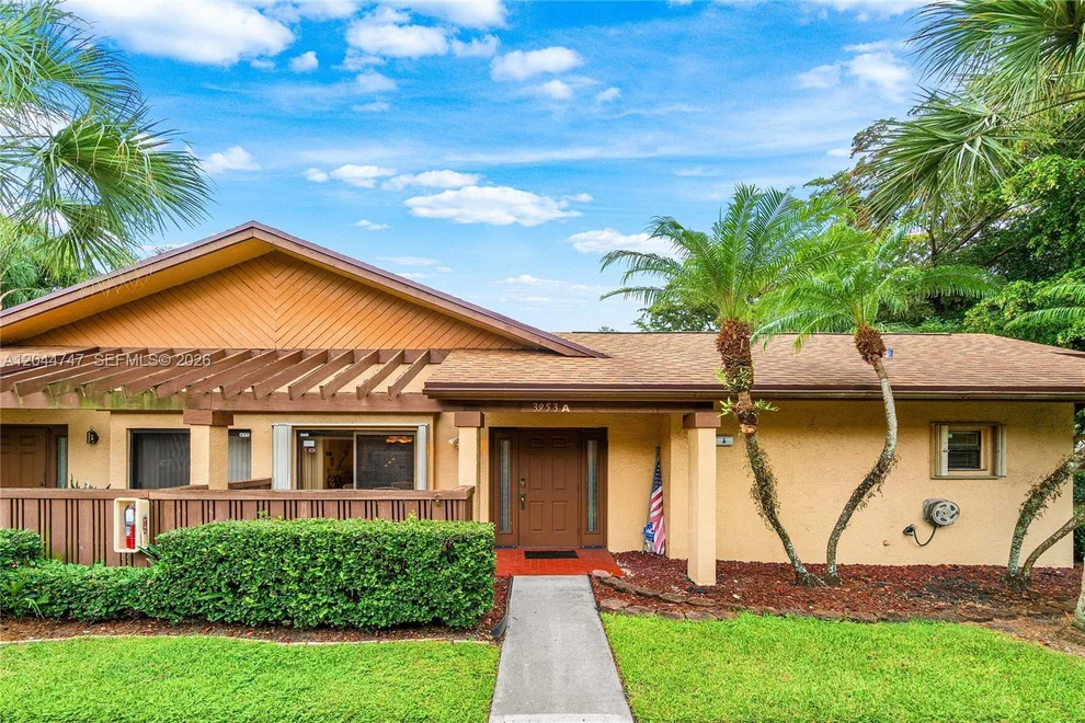 Unit for sale at 3953 Cocoplum Cir, Coconut Creek, FL 33063