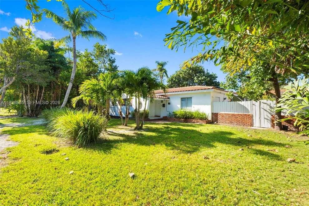 Unit for sale at 738 Fernwood Rd, Key Biscayne, FL 33149
