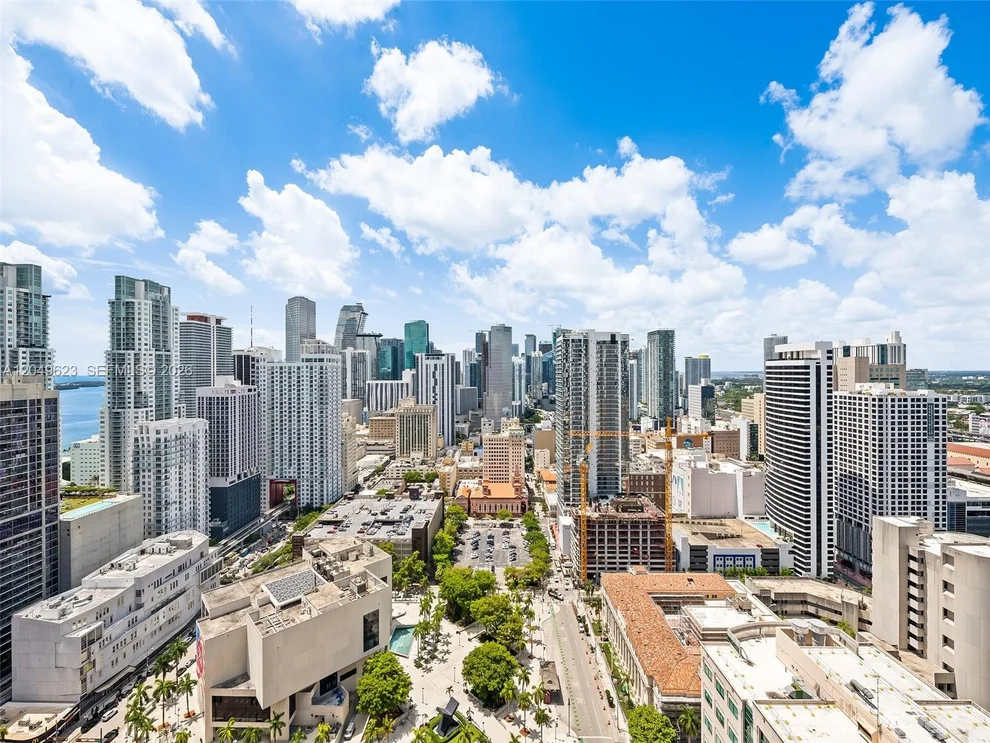 Unit for sale at 121 NE 5th St, Miami, FL 33132