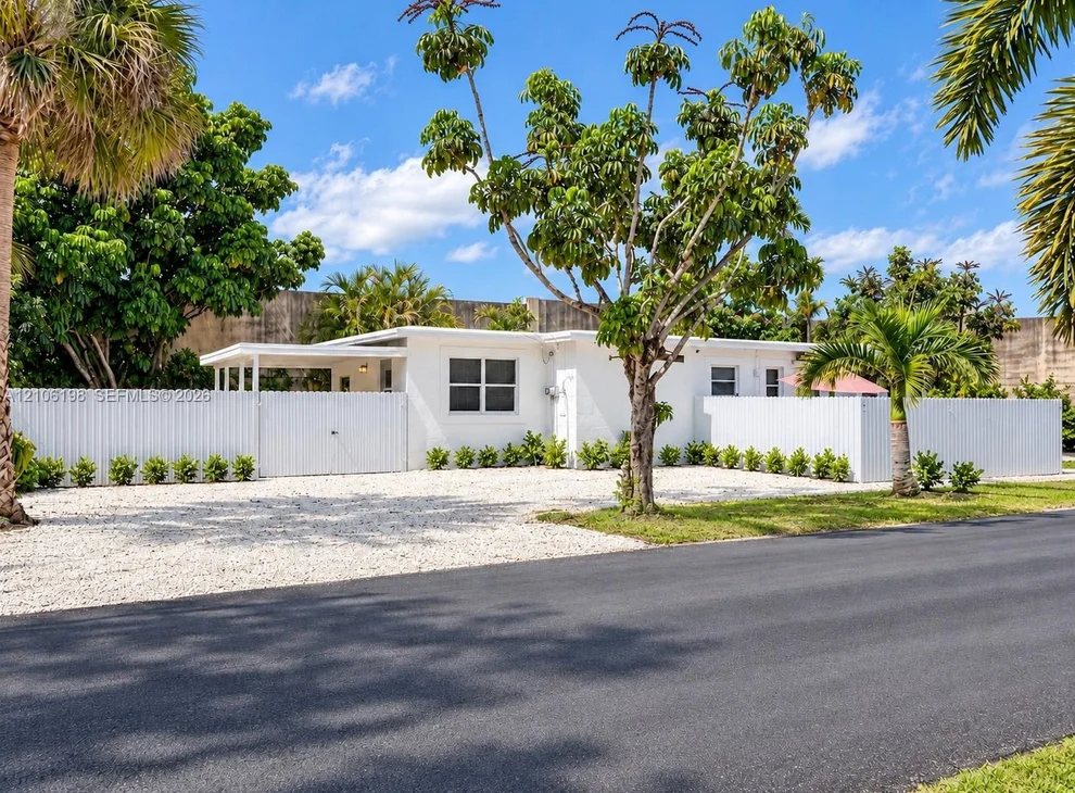 Unit for sale at 600 NW 116th Ter, Miami, FL 33168