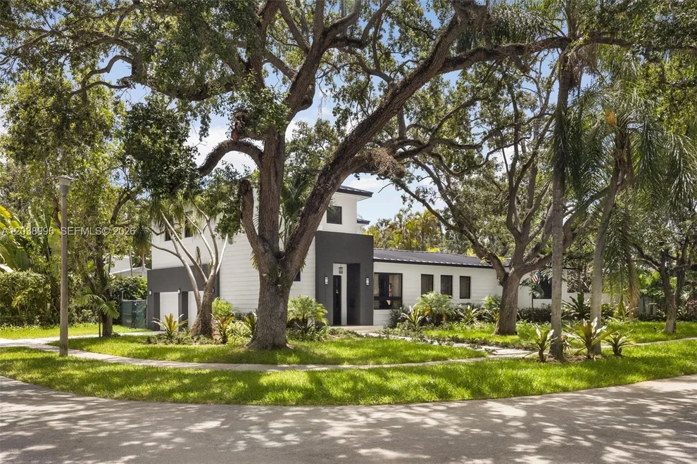 Unit for sale at 3303 Halissee St, Coconut Grove, FL 33133