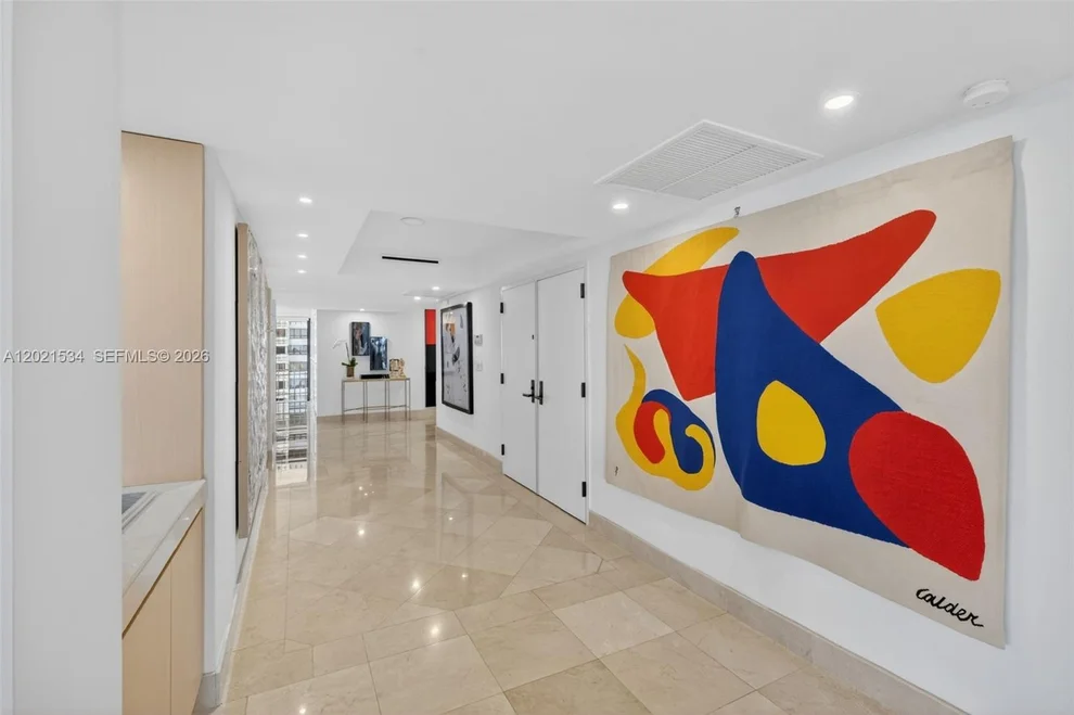 Unit for sale at 2 Grove Isle Dr, Miami, FL 33133