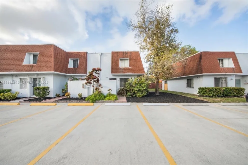 Unit for sale at 10710 NW 7th St, Miami, FL 33172