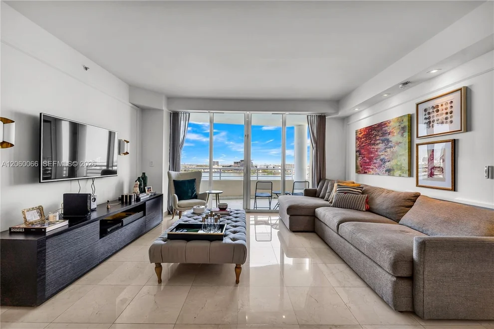 Unit for sale at 848 Brickell Key Dr, Miami, FL 33131
