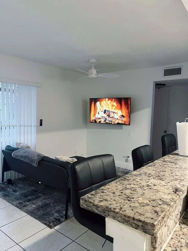 Unit for sale at 4435 Treehouse Ln, Tamarac, FL 33319