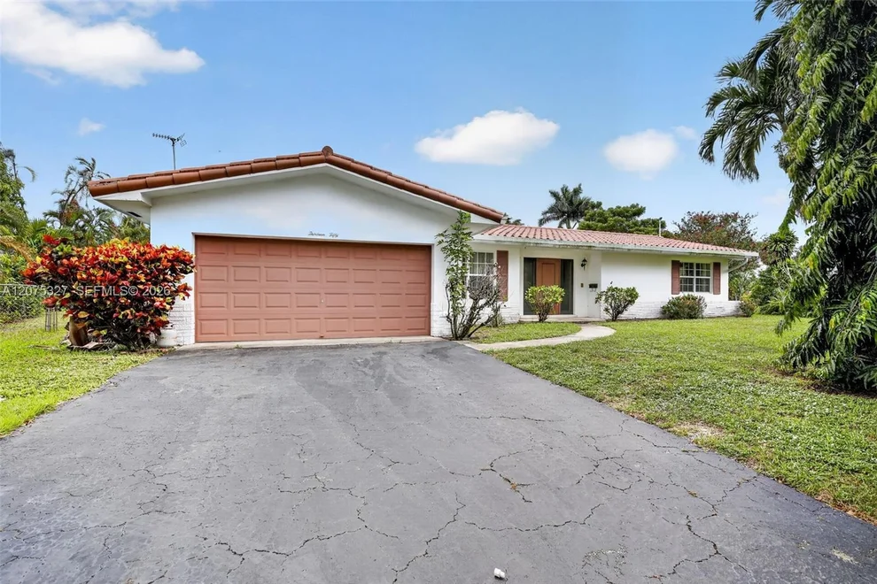 Unit for sale at 1350 NW 73rd Ave, Plantation, FL 33313