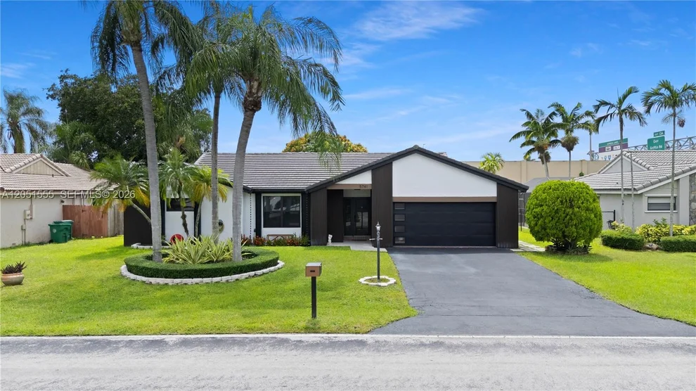 Unit for sale at 5741 W Waterford Dr, Davie, FL 33331