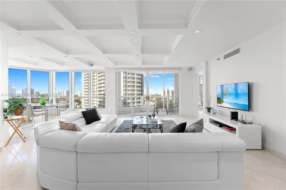 Unit for sale at 21150 Point Pl, Aventura, FL 33180