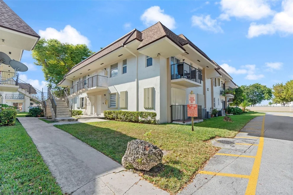 Unit for sale at 7111 SW 129th Ave, Miami, FL 33183