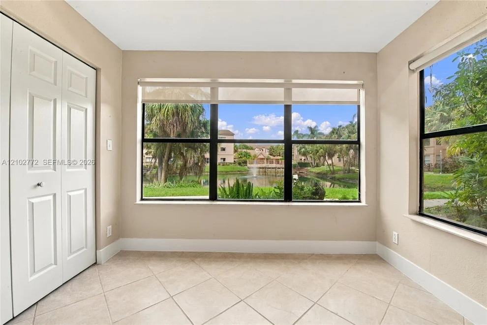 Unit for sale at 2946 S University Dr, Davie, FL 33328