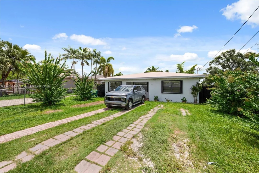 Unit for sale at 327 NW 3rd St, Florida City, FL 33034