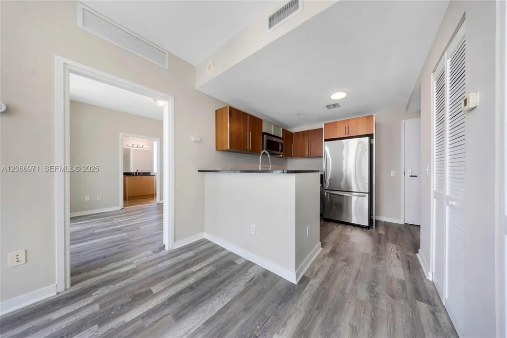 Unit for sale at 300 S Biscayne Blvd, Miami, FL 33131