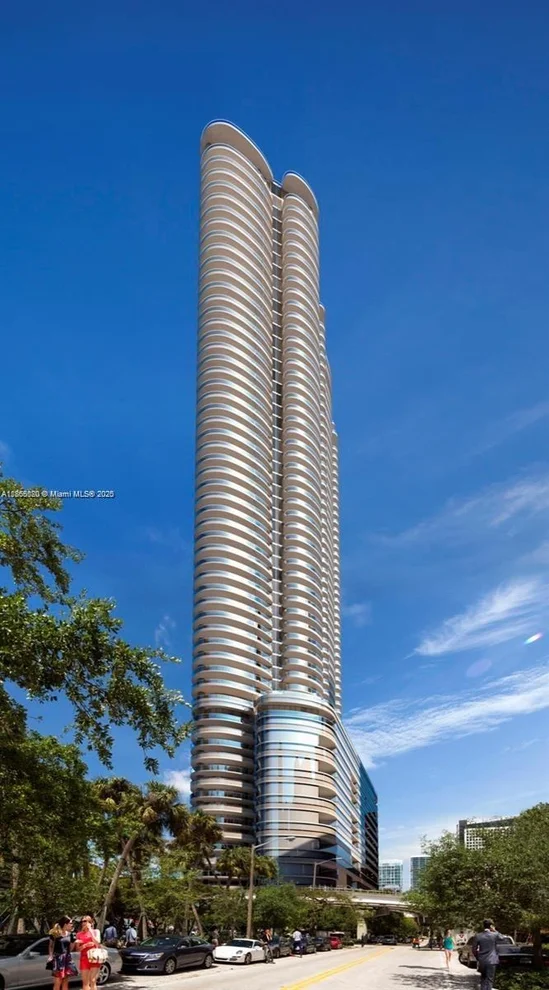 Unit for sale at 1000 Brickell Plz, Miami, FL 33131