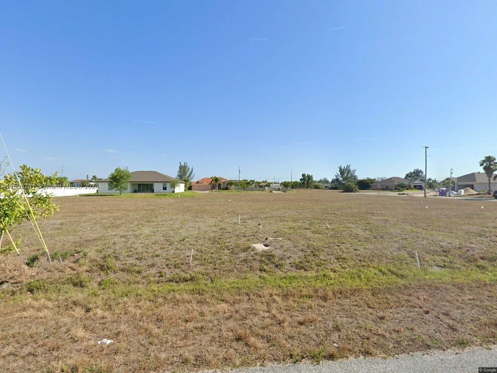 Unit for sale at 422 NW 9th Terr, Cape Coral, FL 33993