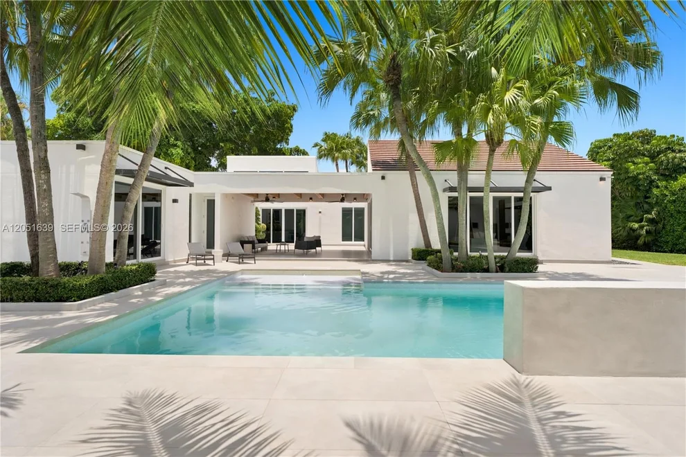 Unit for sale at 10420 SW 64th St, Miami, FL 33173