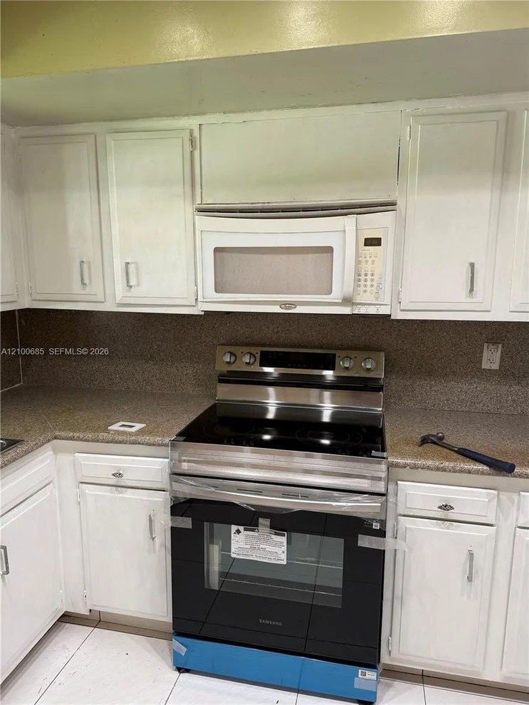 Unit for sale at 1420 SW 28th Ave, Boynton Beach, FL 33426