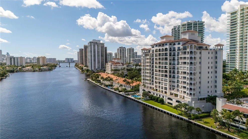 Unit for sale at 20165 NE 39th Pl, Aventura, FL 33180
