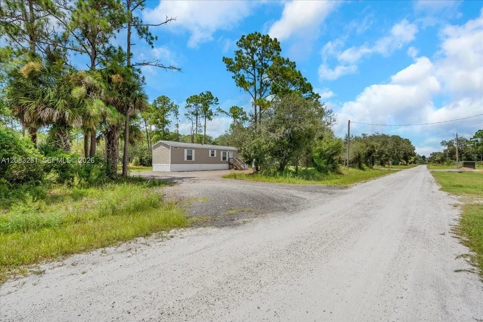 Unit for sale at 470 S Jinete St, Clewiston, FL 33440