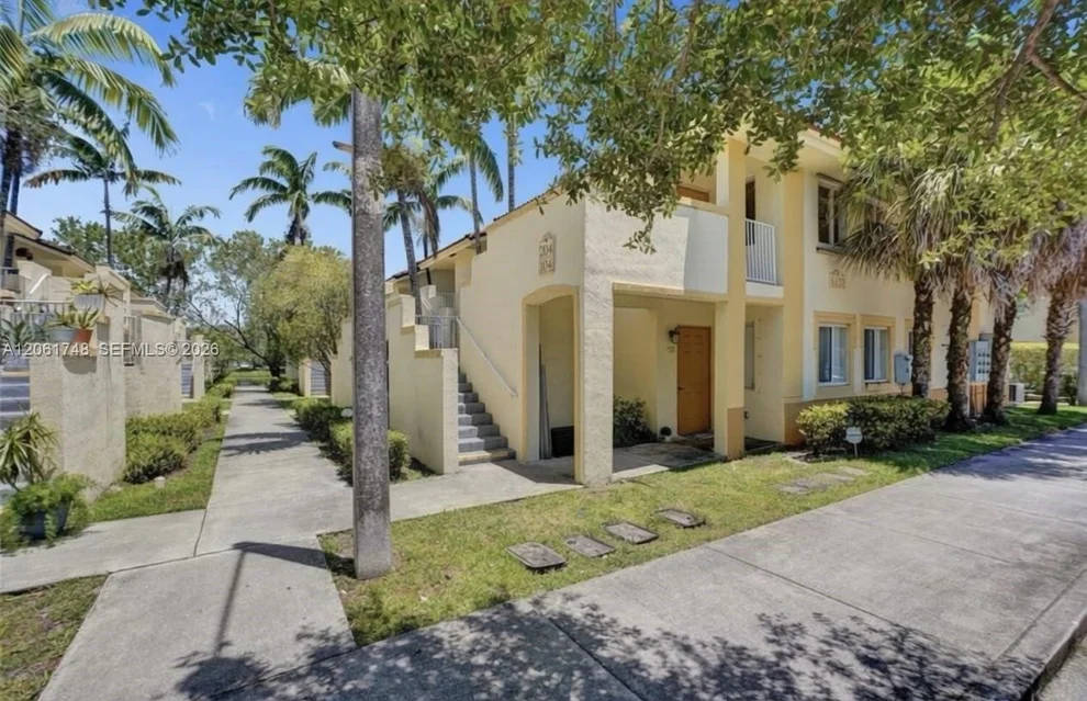 Unit for sale at 6235 SW 47th Mnr, Davie, FL 33314