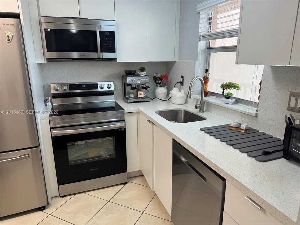 Unit for sale at 9580 Sunrise Lakes Blvd, Sunrise, FL 33322