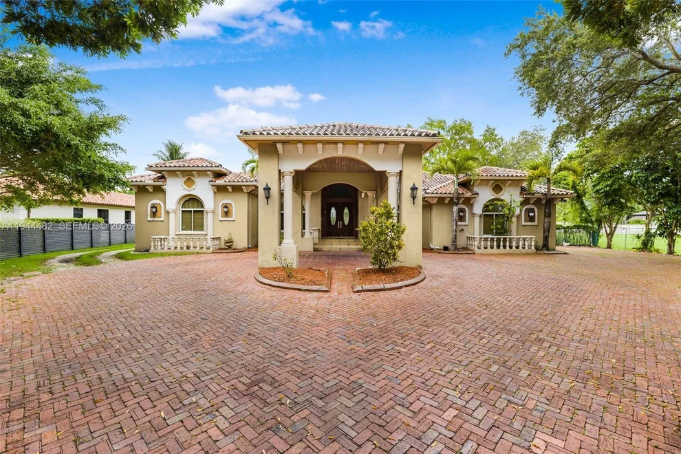 Unit for sale at 7761 SW 122nd Ave, Miami, FL 33183