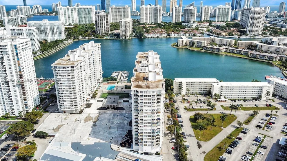Unit for sale at 18051 Biscayne Blvd, Aventura, FL 33160
