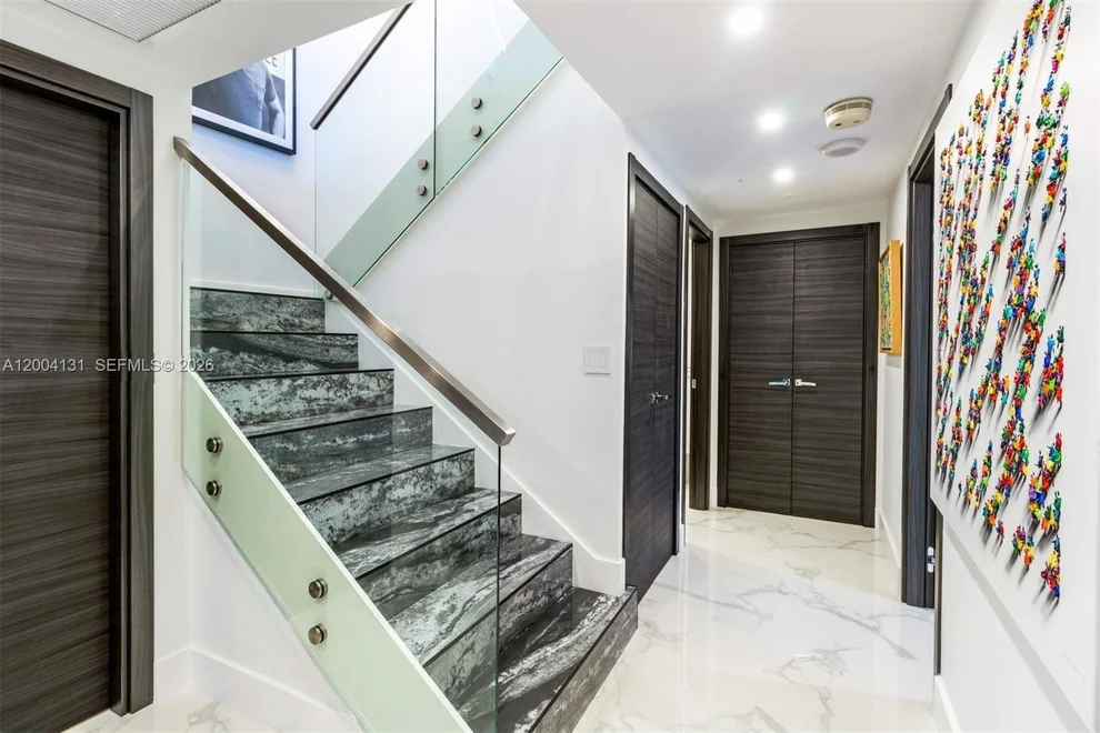 Unit for sale at 20191 E Country Club Dr, Aventura, FL 33180