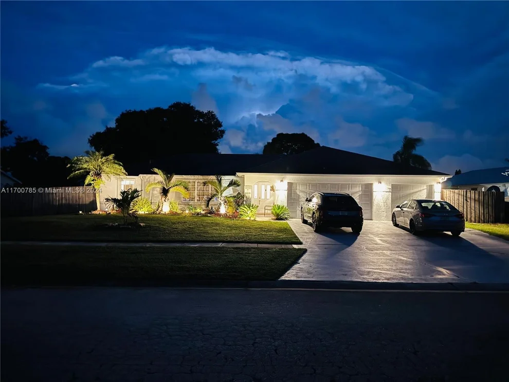 Unit for sale at 509 NE Solida Cir, Port St. Lucie, FL 34983