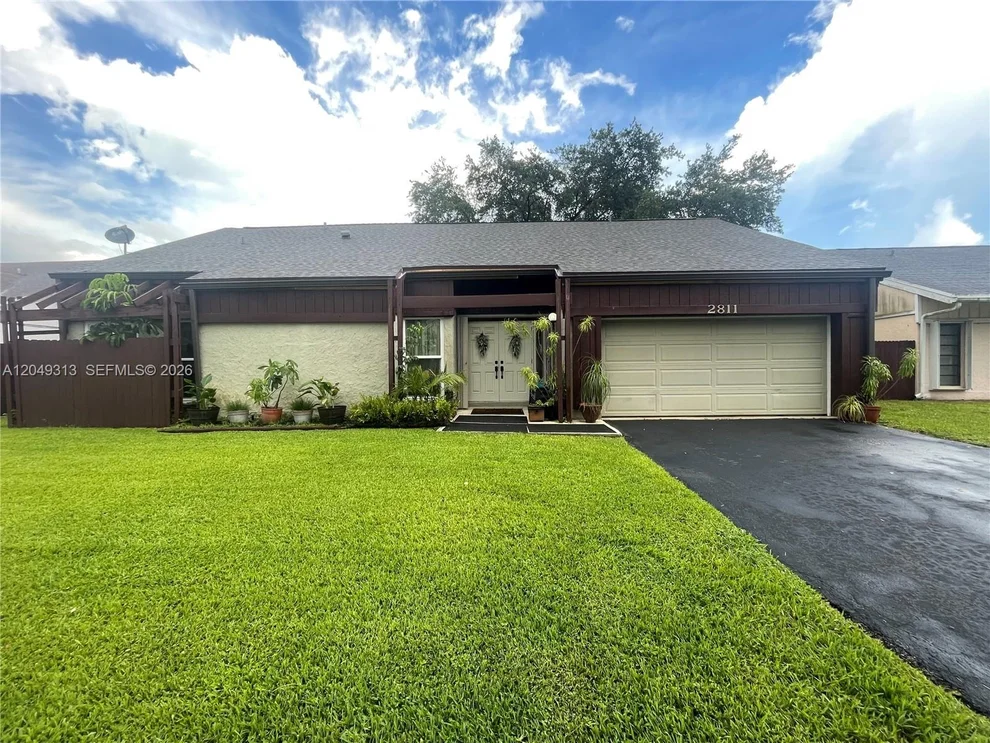 Unit for sale at 2811 Devonwood Ave, Miramar, FL 33025