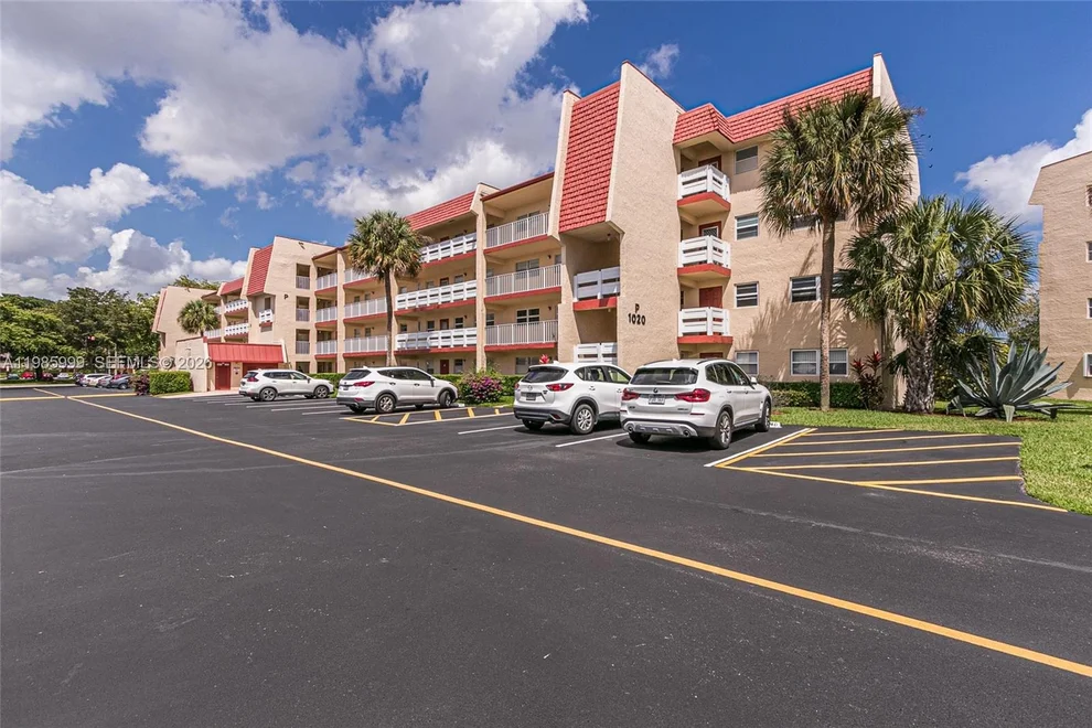Unit for sale at 1020 Country Club Dr, Margate, FL 33063