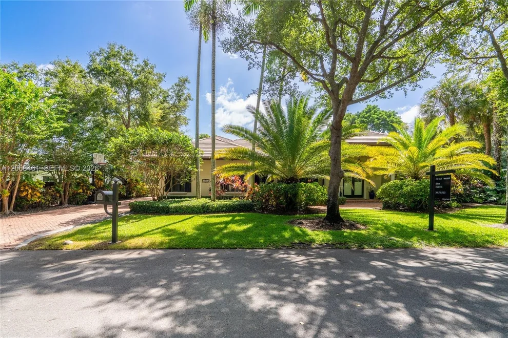 Unit for sale at 10601 SW 72nd Ct, Pinecrest, FL 33156