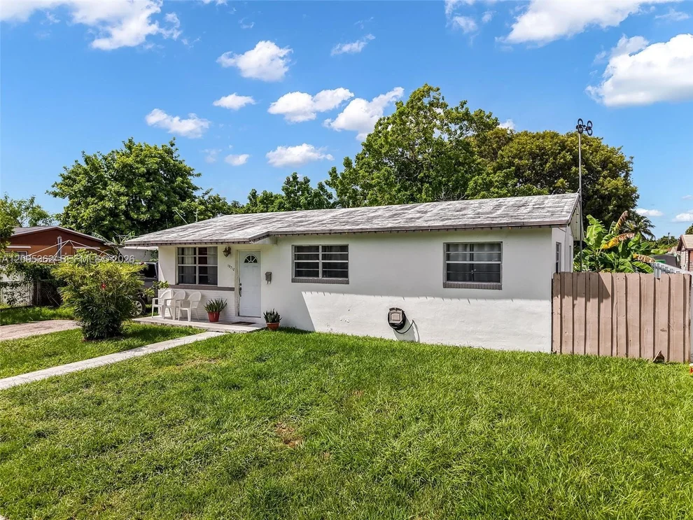 Unit for sale at 19710 SW 114th Pl, Miami, FL 33157