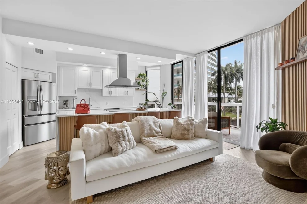 Unit for sale at 20185 E Country Club Dr, Aventura, FL 33180